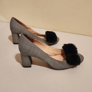 Kate Spade New York BLACK/WHITE Women's Carine Pump, US 8 M Pom Pom Girly Heels